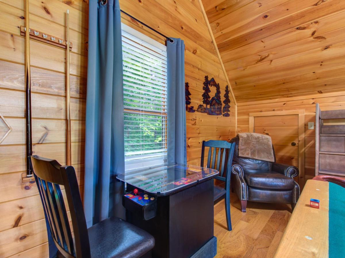 Macys Hideaway Villa Sevierville Exterior photo
