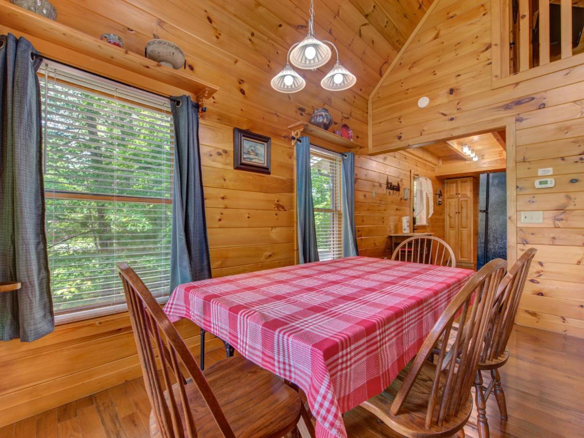Macys Hideaway Villa Sevierville Exterior photo