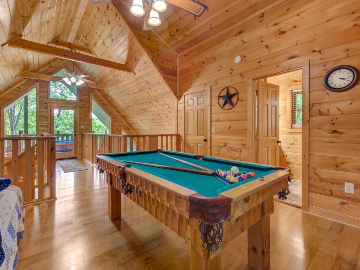 Macys Hideaway Villa Sevierville Exterior photo